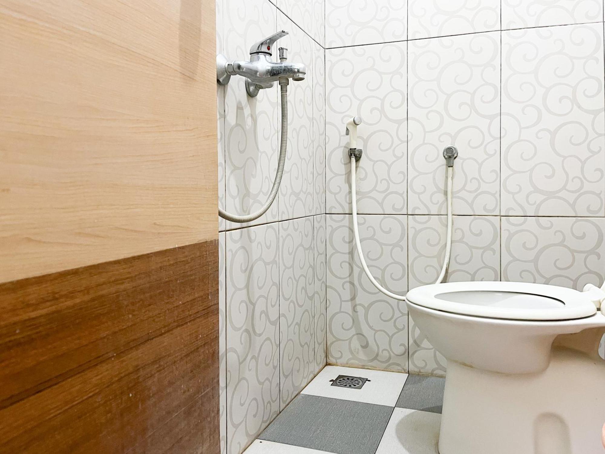 Reddoorz At Krisan Kendari Hotel Pulupanda Екстериор снимка